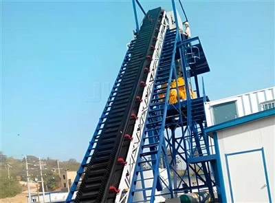 מסוע חגורה בזווית גבוהה